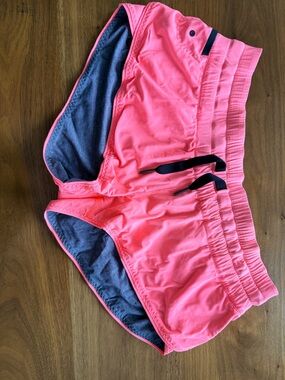 lululemon athletica reversible surf Shorts, size 4